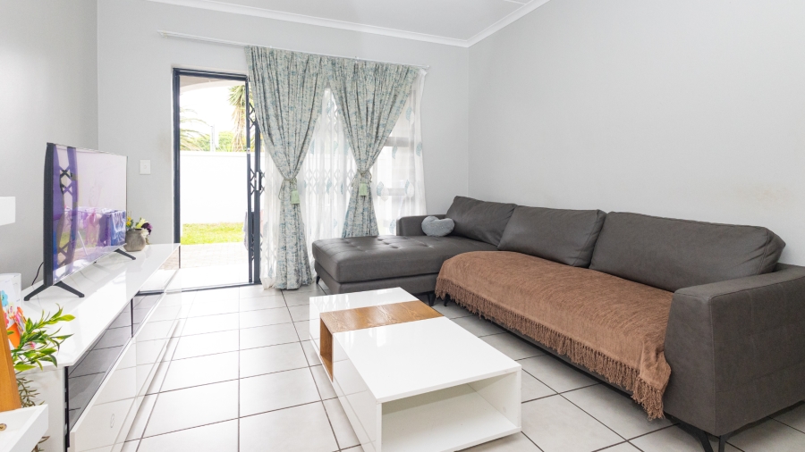 2 Bedroom Property for Sale in Schoongezicht Western Cape